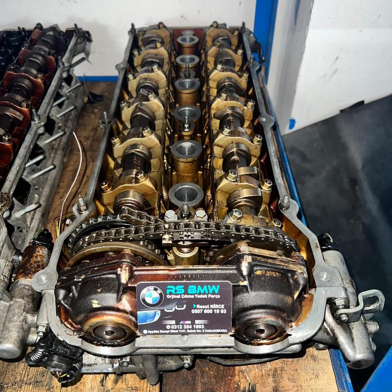 İX3 ÇIKMA PARÇA M54 3.0 793 ÇIKMA SİLİNDİR KAPAĞI